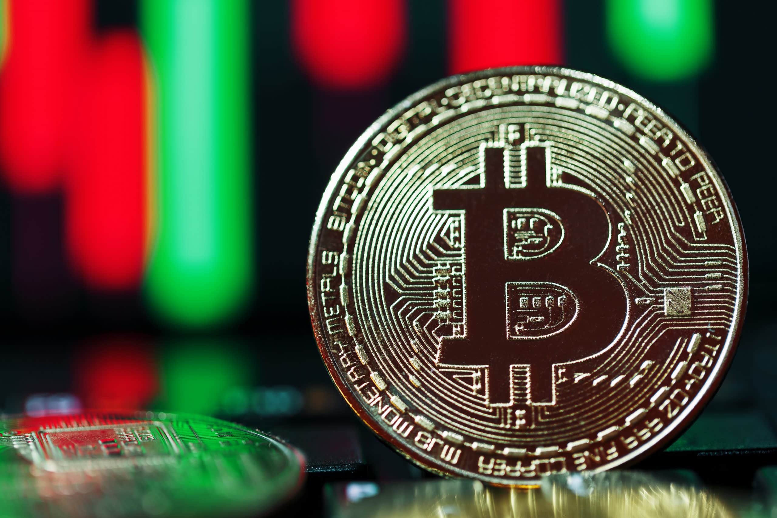 The course of the key cryptocurrency Bitcoin (BTC) is still not moving. Since forming the annual high on April 13, the key crypto currency has ranged in a 16 percent trading range without any impetus. Although the bulls were able to fend off a price drop in the direction of the old breakout mark around 25,000 US dollars in the previous week, there was no sustained recovery despite the new annual high of the Nasdaq100 technology index. One reason for Bitcoin's underperformance can be seen in the strength of the US Dollar Index DXY. This recovered noticeably in the last few weeks of trading and, as already mentioned in the last price analysis from May 2nd, acts as a headwind on the BTC price. However, this Friday afternoon at 5 p.m. the Bitcoin price could get a fresh boost. Fed Chairman Jerome Powell steps in front of the microphone and speaks about the current monetary policy situation in the USA. Course analysis based on the pair of values BTC/USD on Coinbase Bitcoin: Bullish price targets for the coming trading weeks Bullish price targets: $27,238, $27,565/$27,841, $28,326/$28,596, $29,048/$29,216, $29,847/$30,060 $30,404/$30,615, $31,049, $31,755, $32.403/$32.938 USD The BTC price is currently in a downtrend channel. Last Friday, May 12, Bitcoin reached its bottom at $25,813 before staging a first interim rally back towards the old support area around $27,600. Here the supertrend in the 4-hour chart blocked the way for a subsequent increase towards the top of the trend channel in the last few trading days. First, bitcoin needs to stabilize above $27,238 and subsequently push through the green resist area to the upside. With the Supertrend and the EMA200 in the 4-hour chart, there are several technical hurdles waiting in this zone. Only if Bitcoin can recapture the $ 28,596, a renewed increase in the direction of the golden pocket of the current corrective movement between $ 29,048 and $ 29,216 is conceivable. This is also where the upper edge of the trend channel currently runs. A breakout of the channel would brighten the chart significantly. The buyer camp should then lift the Bitcoin price into the blue resistance zone between US$ 29,847 and US$ 30,060. If Bitcoin does not bounce dynamically to the south and overcome this neuralgic zone, the zone around the annual high at 30,615 US dollars will come into focus. Here the BTC course failed several times in April. If the buyer side then succeeds in breaking through this area in the long term, Bitcoin could march through the year high of $31,061 towards $31,755. To break through this area, the bulls will have to show strength again. Only when Bitcoin pulverizes this area can a subsequent increase to the next relevant target area between US$ 32,403 and US$ 32,938 be planned. The old low of January 25, 2022 at 32,938 US dollars represents the short-term maximum price target for the coming trading weeks. Bitcoin: Bearish Bitcoin price targets for the coming trading weeks Bearish Targets: $26,686/$26,543, $26.151/$25.813, $25,304/$25,000, $24,389/$23,919 $22,814/$22,519, $21,977 The bears have remained in control for the past few weeks of trading. As long as Bitcoin remains capped below $27,800, the technical chart situation will not change. Should Bitcoin promptly correct below the turquoise zone and undercut yesterday's daily low of 26,361 US dollars, a return to the area around the monthly low of 25,813 US dollars is to be planned. If the BTC price does not bounce north again and does not form a double bottom, a retest of the blue support zone between US$ 25,304 and US$ 25,000 becomes increasingly likely. This zone continues to act as a key target area and strong support on a daily basis. Buyers are likely to take more action here and stabilize the price. However, a short-term spike below this key area into the red support zone between $24,389 and $23,919 cannot be ruled out. However, should Bitcoin not find a footing here and fall out of the trend channel to the south for a long time, the chart picture would cloud over further. A daily close below the red support area would result in a sell-off into the $22,814-$22,519 zone. Even a drop back to US$ 21,977 could no longer be ruled out as a result. Looking at the indicators The RSI as well as the MACD in the 4-hour chart are currently showing signs of weakness. The RSI is trading at the lower edge of the neutral zone at the 45 level. The MACD indicator has a sell signal. On a daily basis, both indicators currently also have an active short signal. Due to the bearish price development in the last few weeks of trading, both indicators have also cooled down noticeably in the weekly chart. If the price weakness persists, the MACD threatens to activate a fresh sell signal in the coming weeks. With a value of 56, the RSI indicator is also only just above the neutral zone and is threatening to neutralize the buy signal that was formed in 2023.